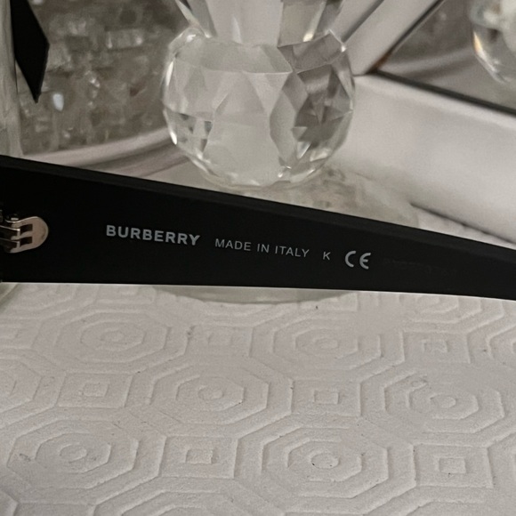Burberry BE4291 Sunglasses - Picture 3 of 5